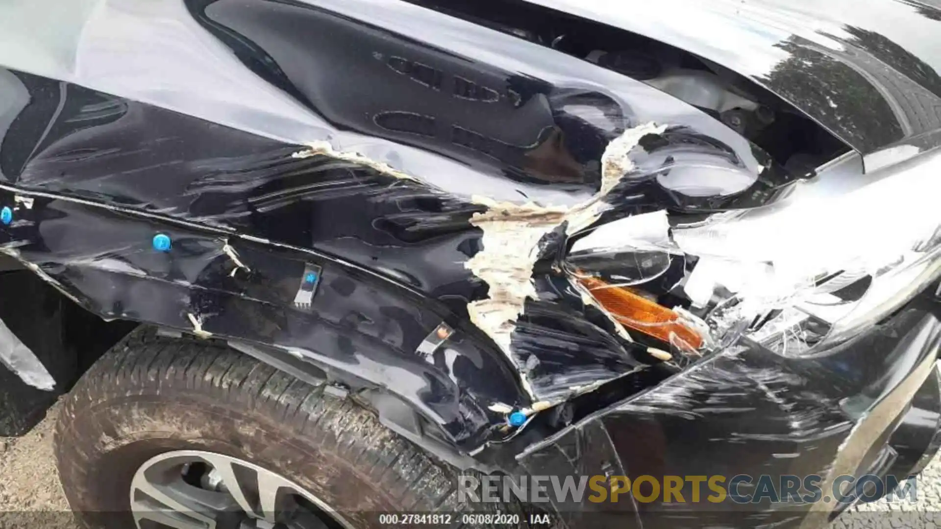 10 Photograph of a damaged car 5TFCZ5ANXKX192774 TOYOTA TACOMA 2019