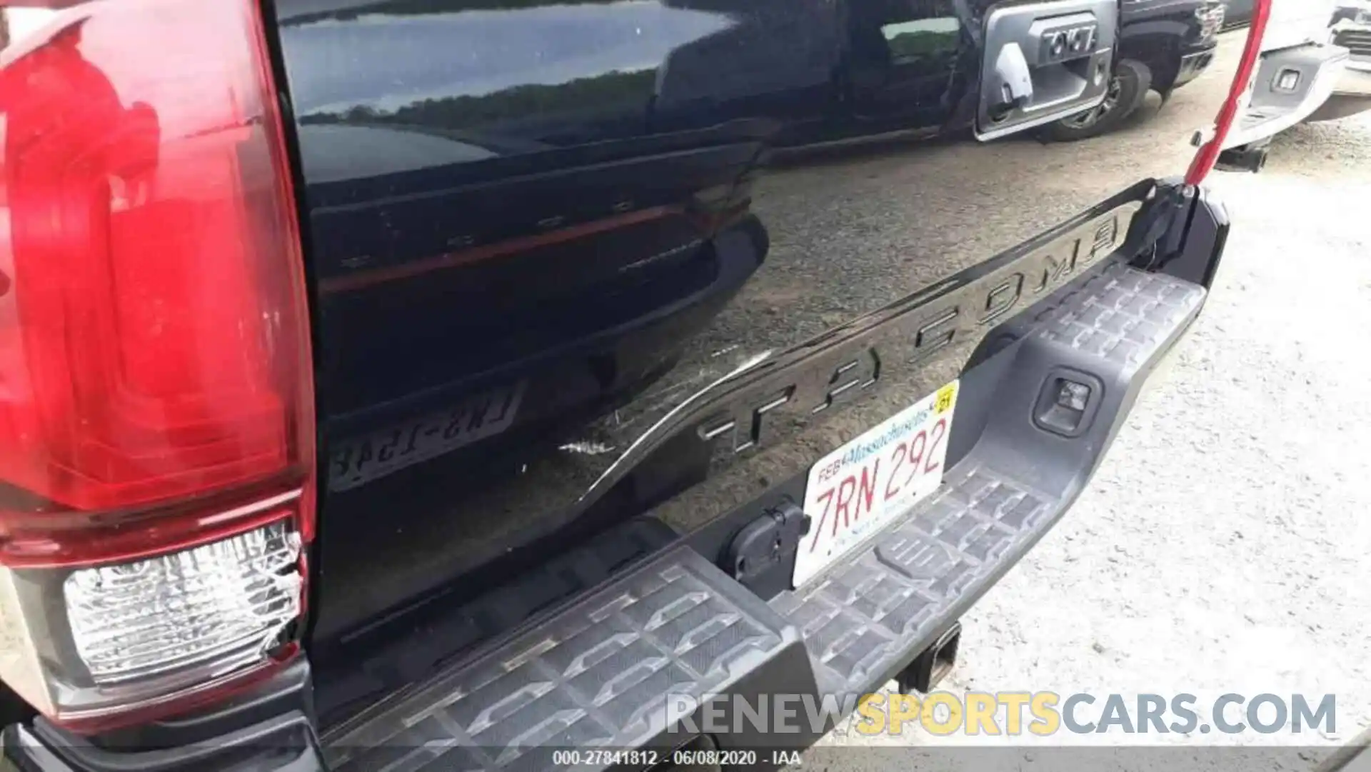 3 Photograph of a damaged car 5TFCZ5ANXKX192774 TOYOTA TACOMA 2019