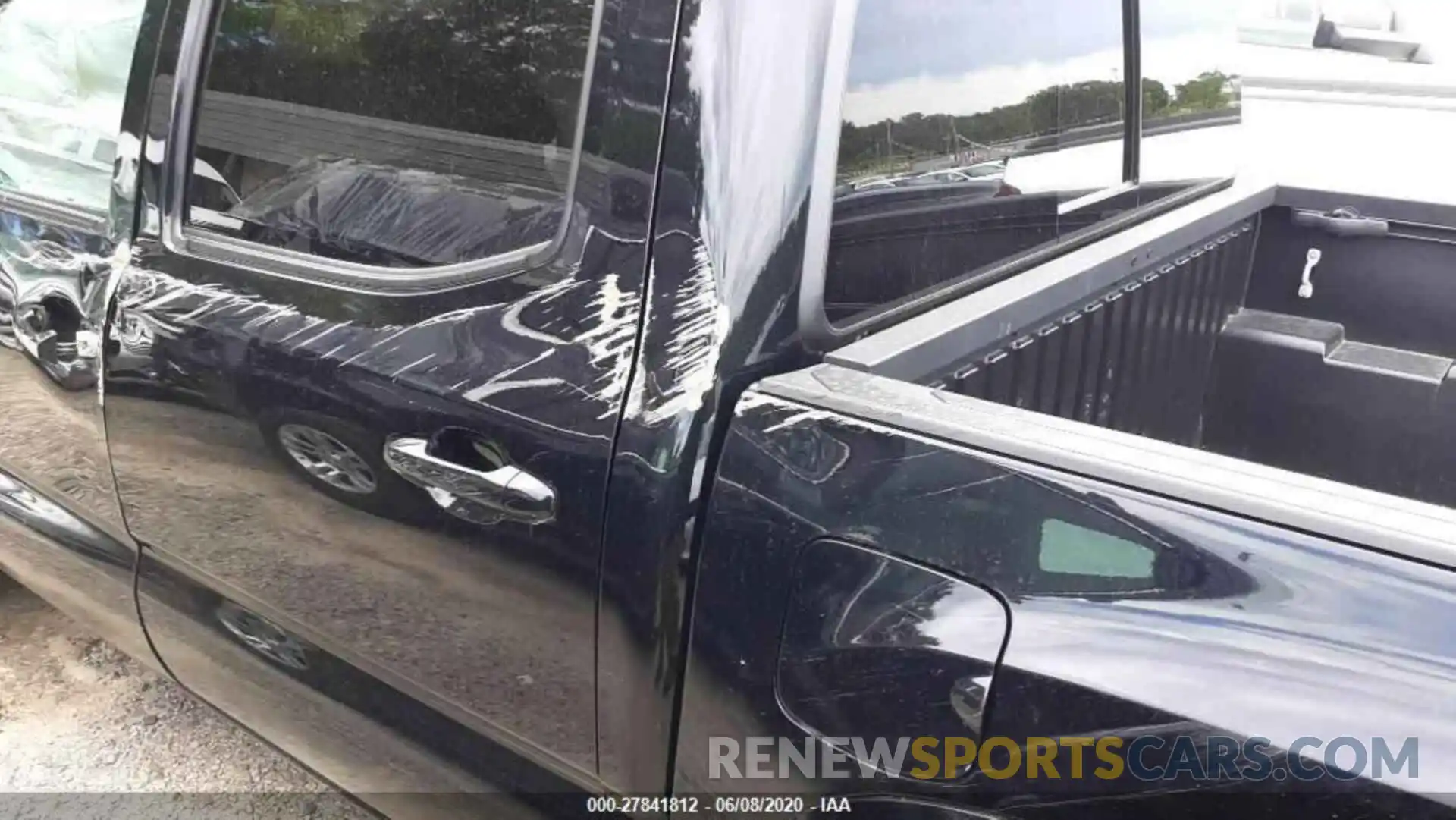 5 Photograph of a damaged car 5TFCZ5ANXKX192774 TOYOTA TACOMA 2019