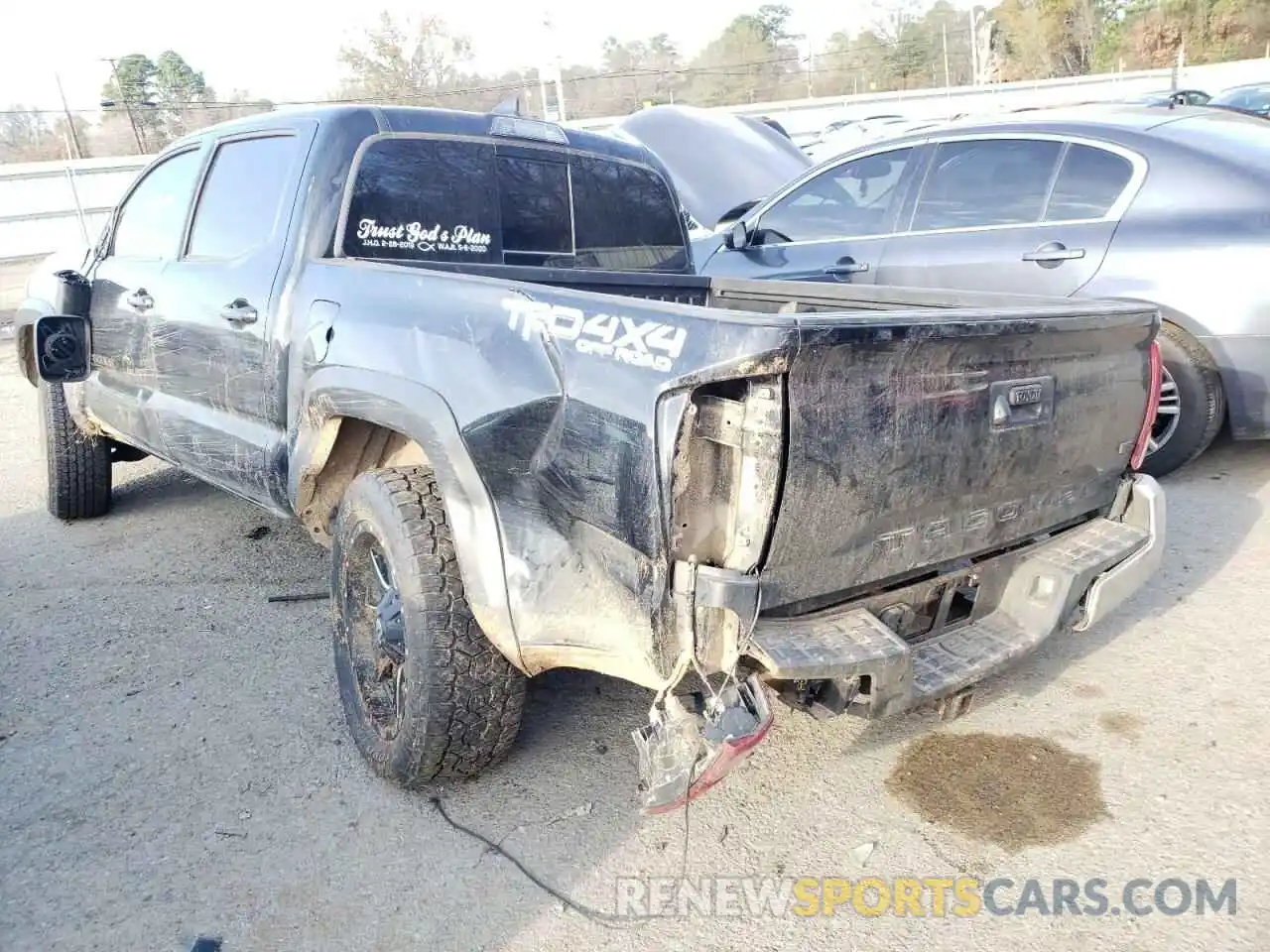 3 Photograph of a damaged car 5TFCZ5ANXKX194041 TOYOTA TACOMA 2019