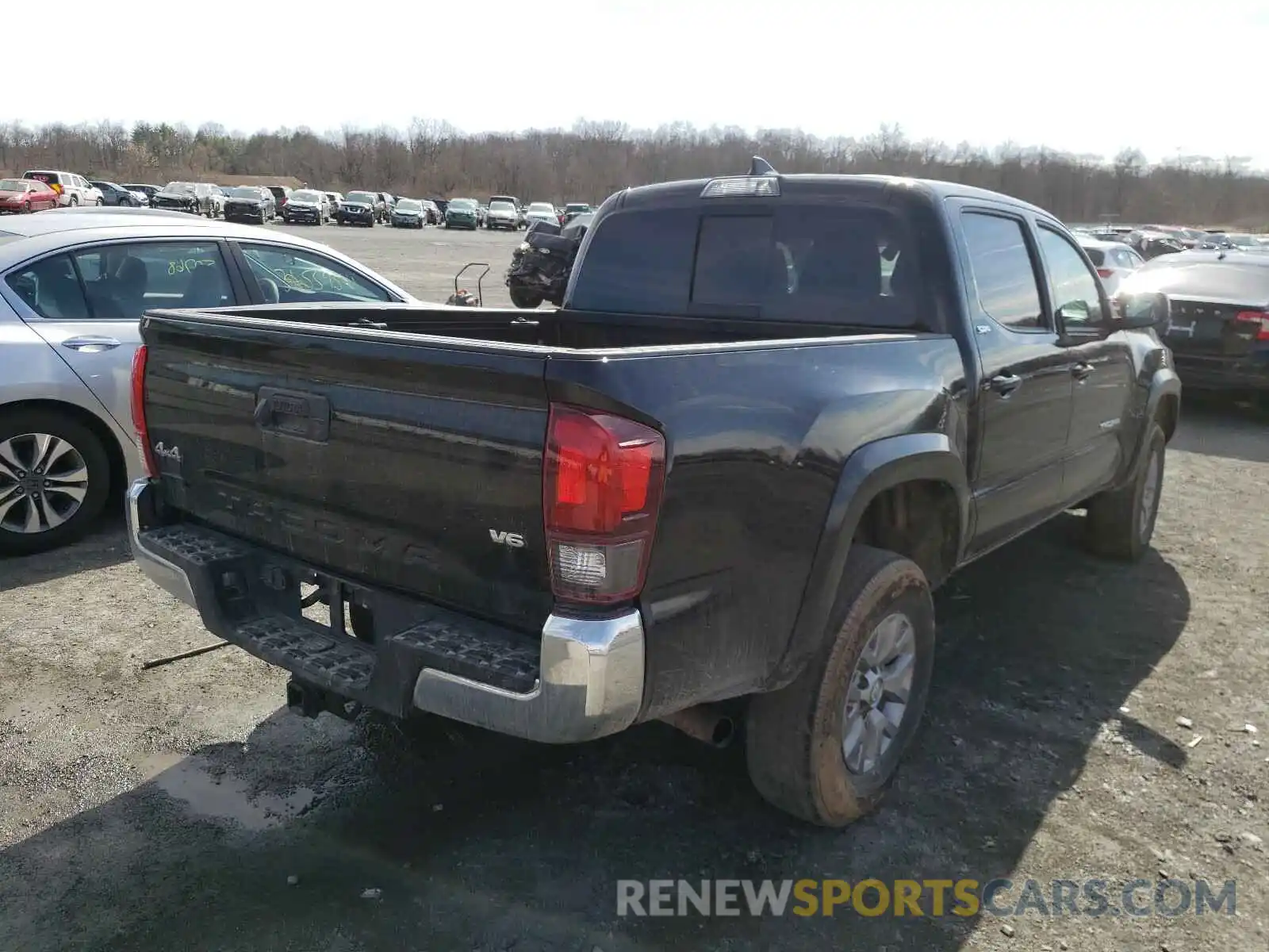 4 Фотография поврежденного автомобиля 5TFCZ5ANXKX194752 TOYOTA TACOMA 2019