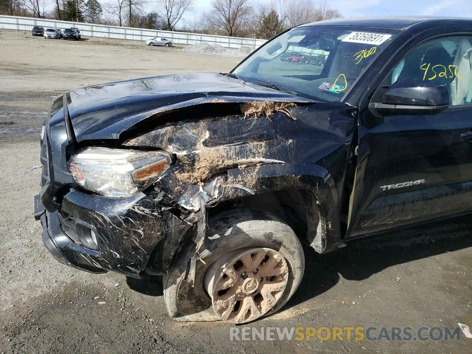 9 Photograph of a damaged car 5TFCZ5ANXKX194752 TOYOTA TACOMA 2019