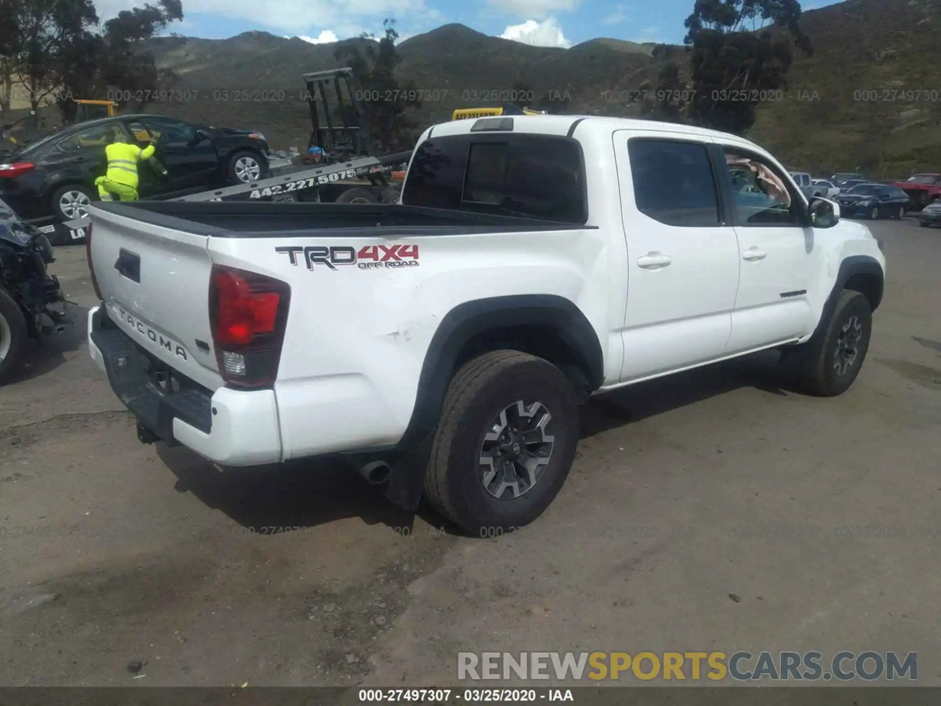 4 Photograph of a damaged car 5TFCZ5ANXKX194816 TOYOTA TACOMA 2019