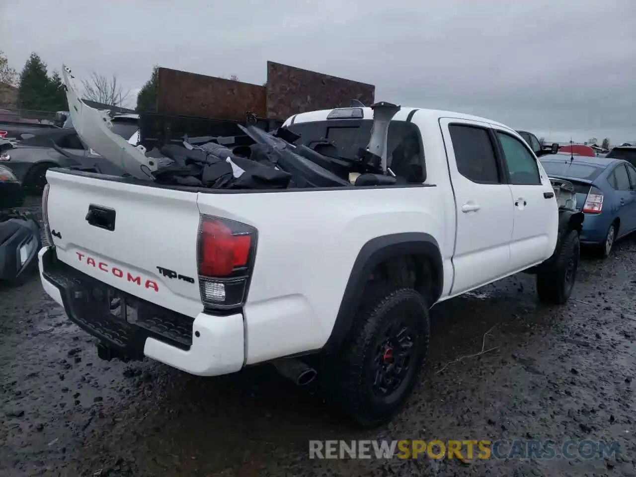 4 Photograph of a damaged car 5TFCZ5ANXKX196470 TOYOTA TACOMA 2019