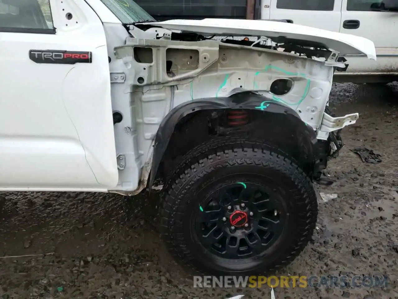 9 Photograph of a damaged car 5TFCZ5ANXKX196470 TOYOTA TACOMA 2019