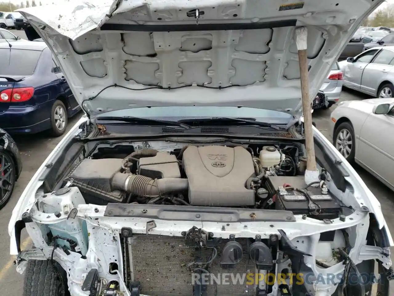 7 Photograph of a damaged car 5TFCZ5ANXKX207015 TOYOTA TACOMA 2019