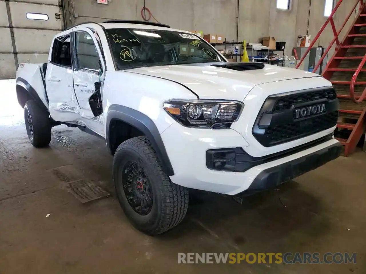 1 Фотография поврежденного автомобиля 5TFCZ5ANXKX211582 TOYOTA TACOMA 2019