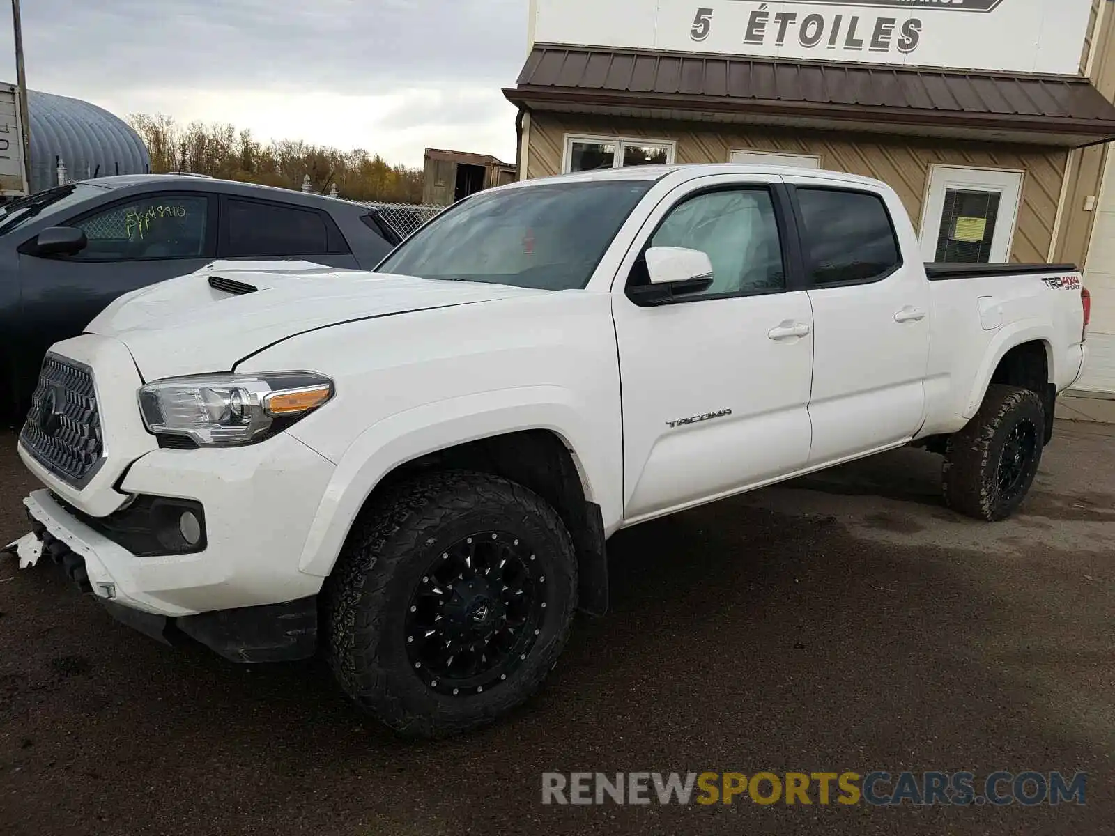 2 Photograph of a damaged car 5TFDZ5BN2KX038871 TOYOTA TACOMA 2019