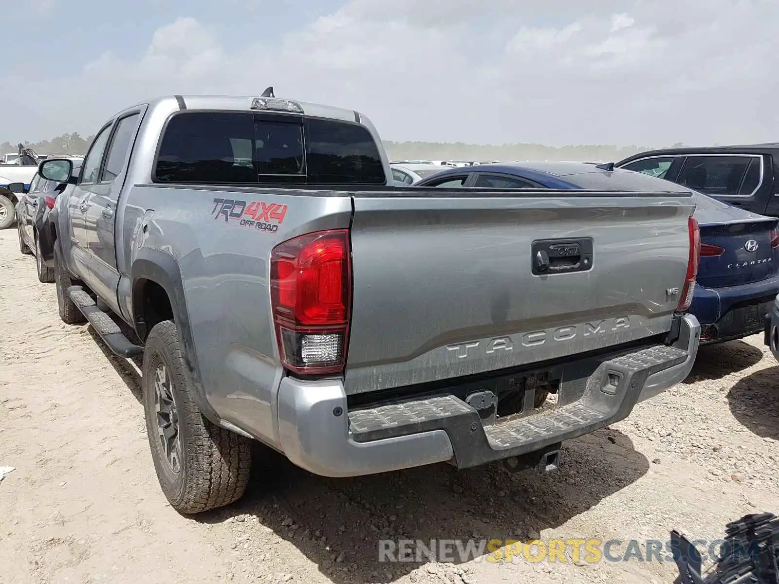 3 Photograph of a damaged car 5TFDZ5BN2KX039308 TOYOTA TACOMA 2019