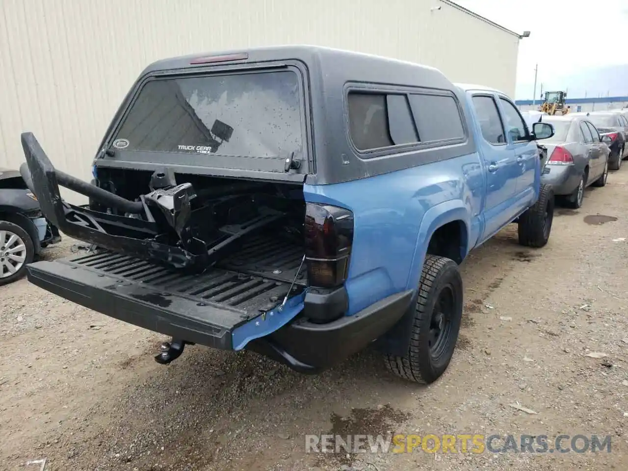 4 Фотография поврежденного автомобиля 5TFDZ5BN2KX042970 TOYOTA TACOMA 2019