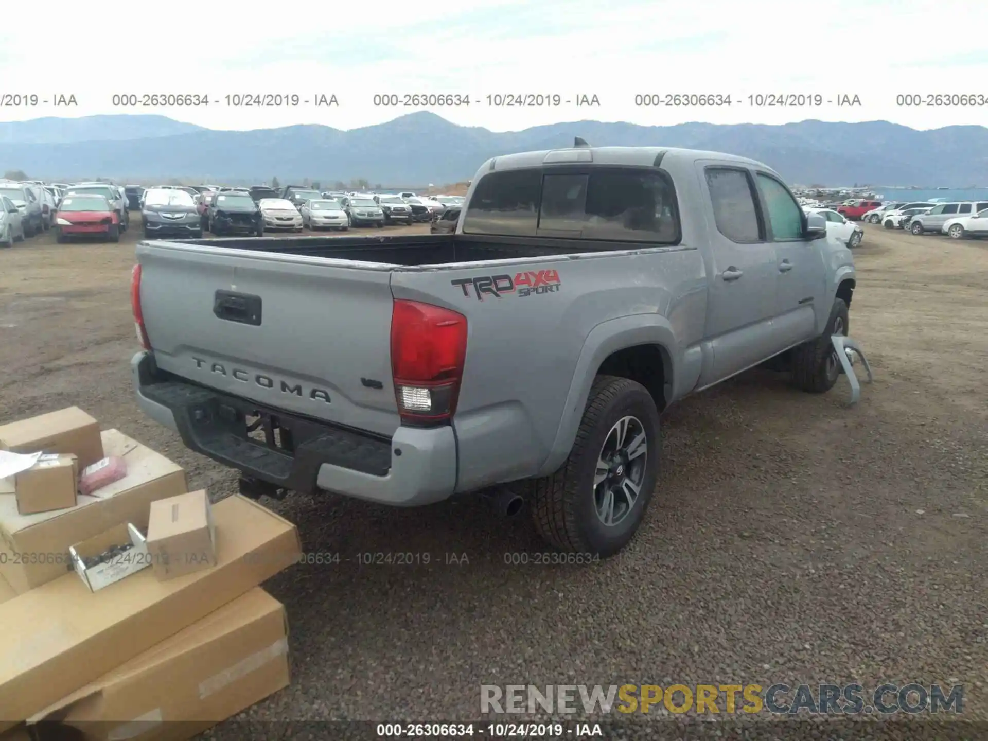 4 Фотография поврежденного автомобиля 5TFDZ5BN2KX045352 TOYOTA TACOMA 2019