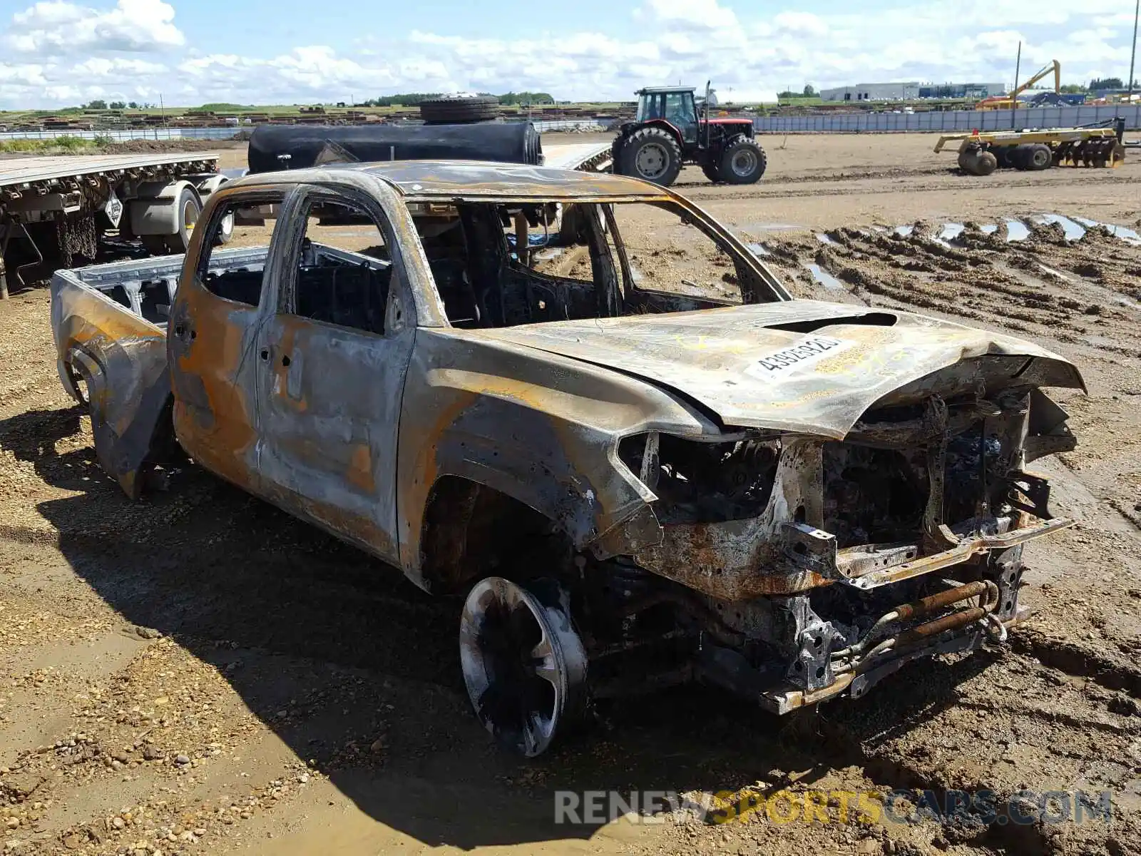 1 Photograph of a damaged car 5TFDZ5BN5KX043501 TOYOTA TACOMA 2019