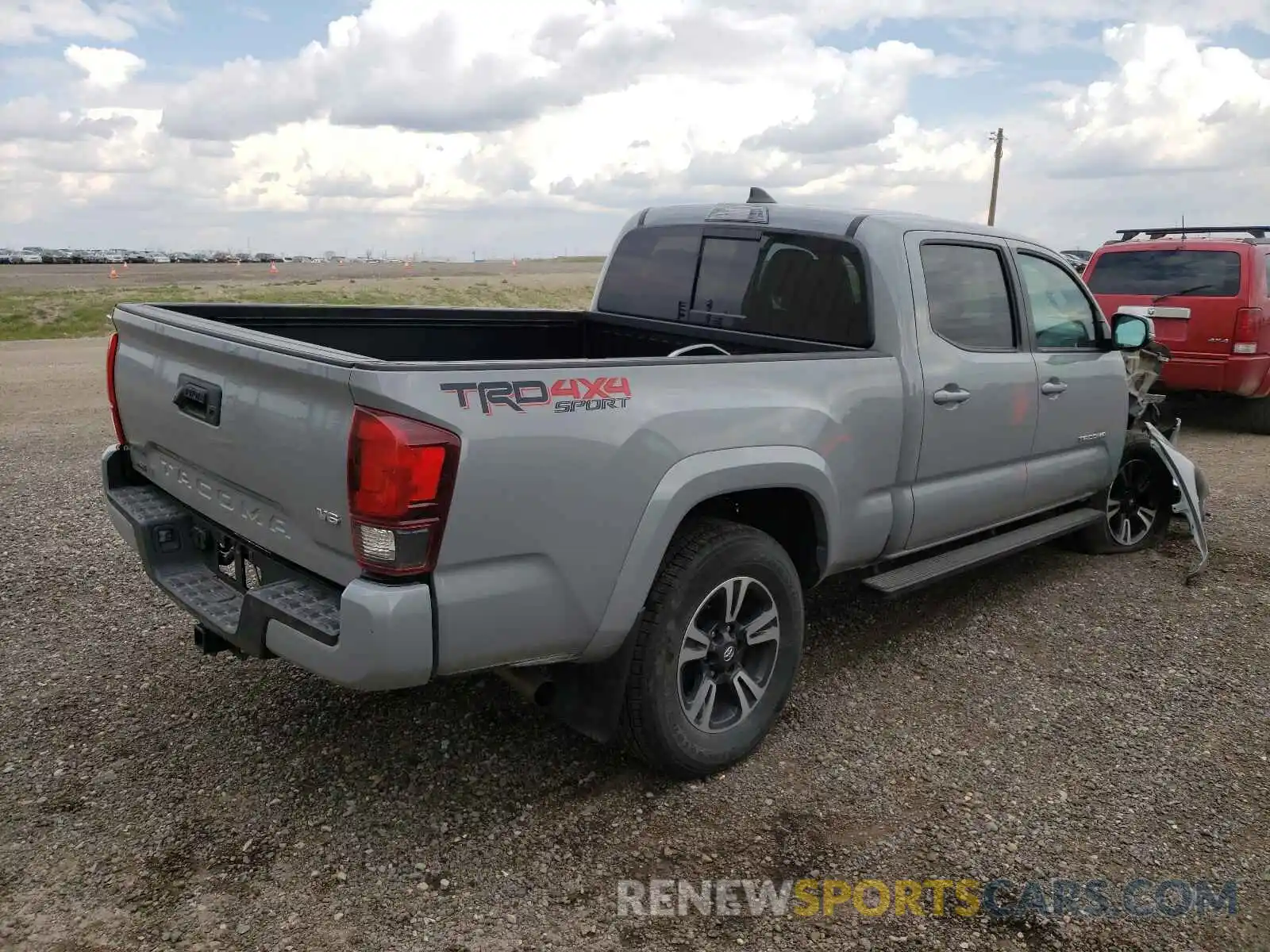 4 Фотография поврежденного автомобиля 5TFDZ5BN6KX040719 TOYOTA TACOMA 2019