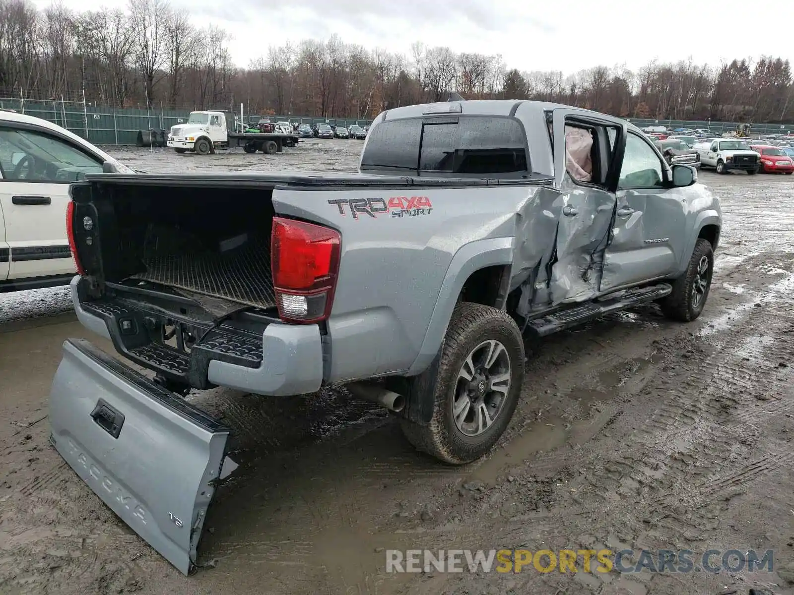 4 Photograph of a damaged car 5TFDZ5BN9KX039483 TOYOTA TACOMA 2019