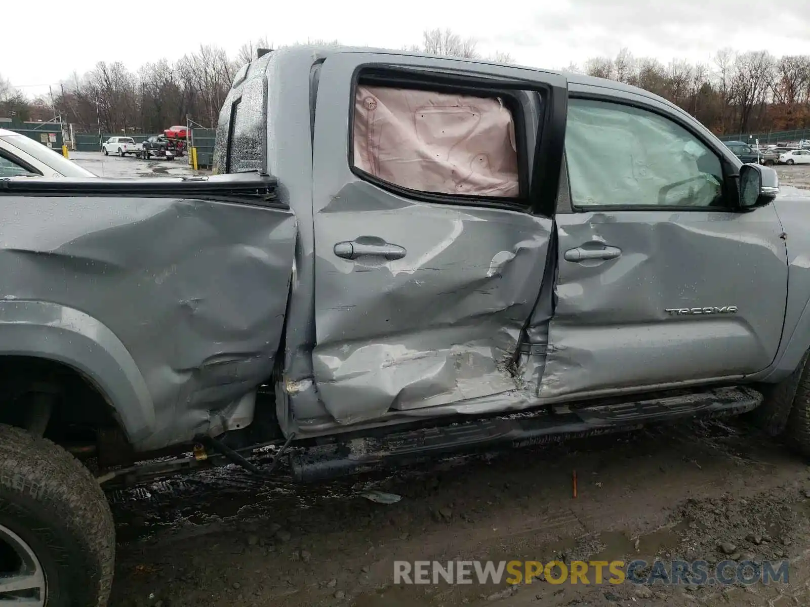 9 Photograph of a damaged car 5TFDZ5BN9KX039483 TOYOTA TACOMA 2019