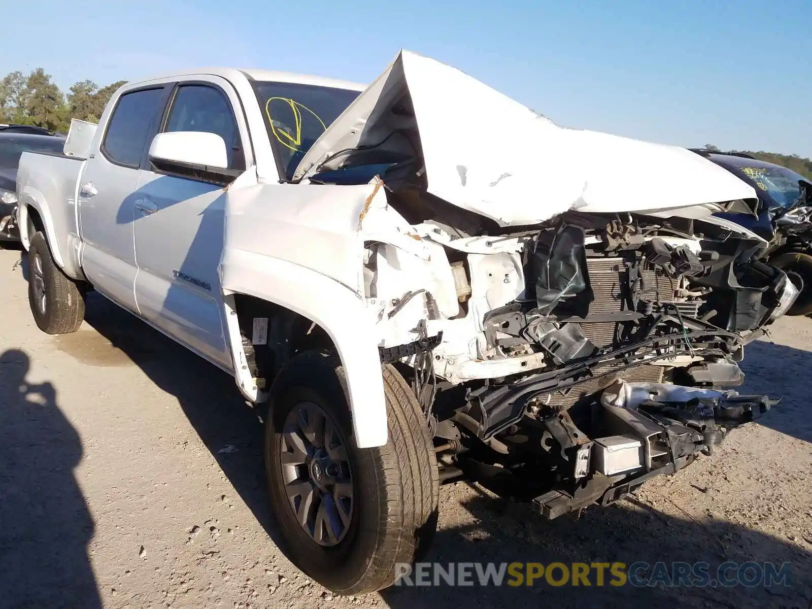 1 Photograph of a damaged car 5TFDZ5BNXKX038813 TOYOTA TACOMA 2019