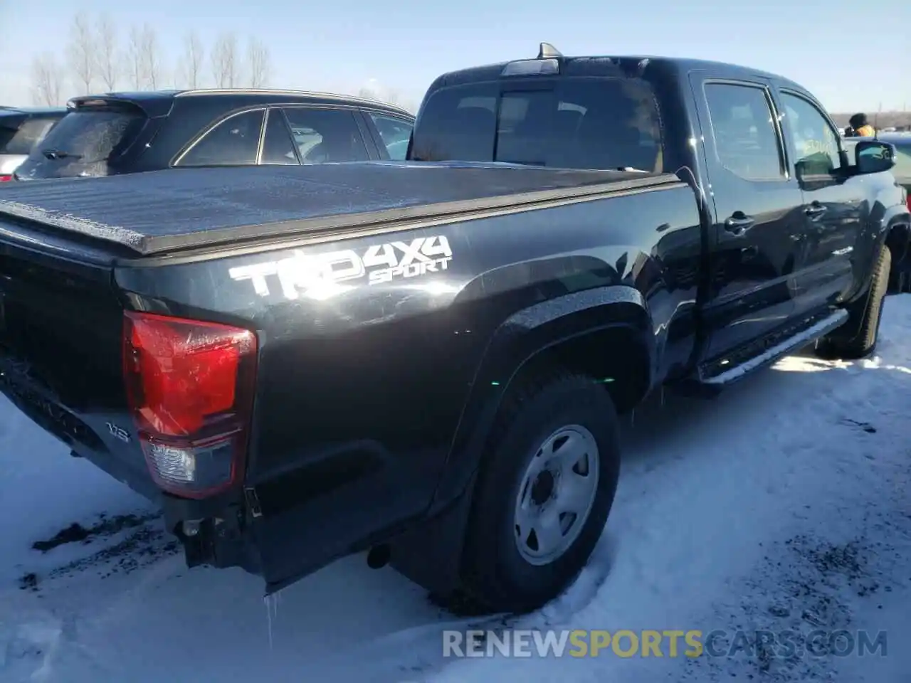 4 Фотография поврежденного автомобиля 5TFDZ5BNXKX040433 TOYOTA TACOMA 2019