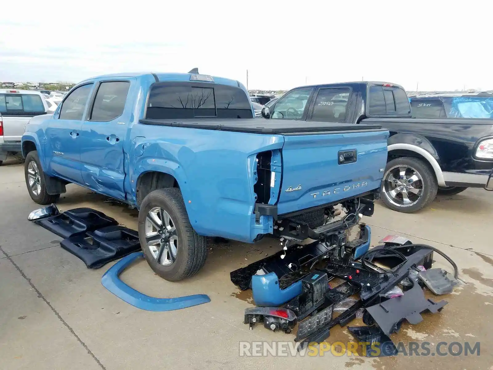 3 Photograph of a damaged car 5TFGZ5AN9KX211607 TOYOTA TACOMA 2019