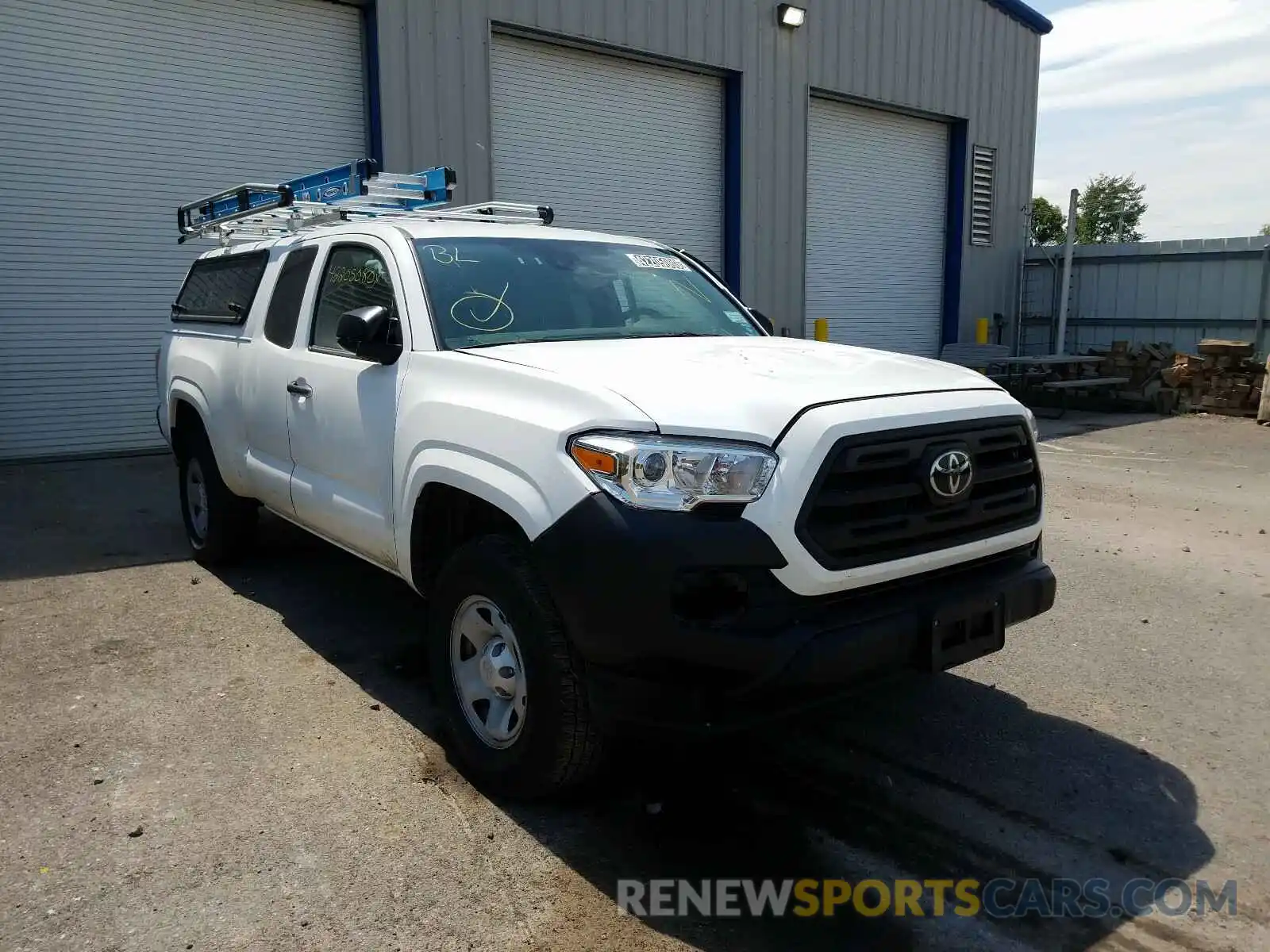 1 Photograph of a damaged car 5TFRX5GN0KX152968 TOYOTA TACOMA 2019