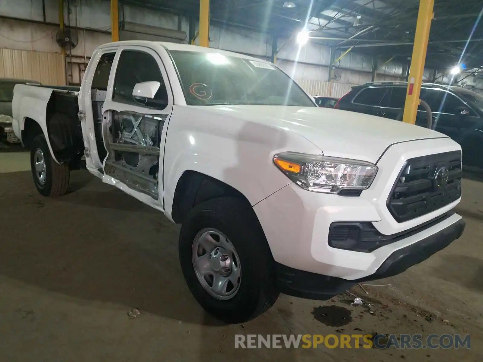 1 Photograph of a damaged car 5TFRX5GN0KX154915 TOYOTA TACOMA 2019