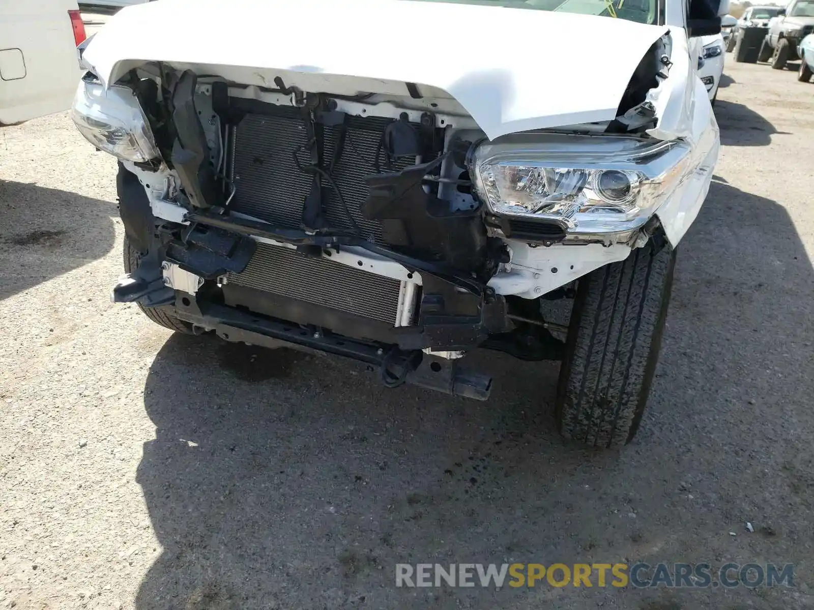 9 Photograph of a damaged car 5TFRX5GN0KX163145 TOYOTA TACOMA 2019
