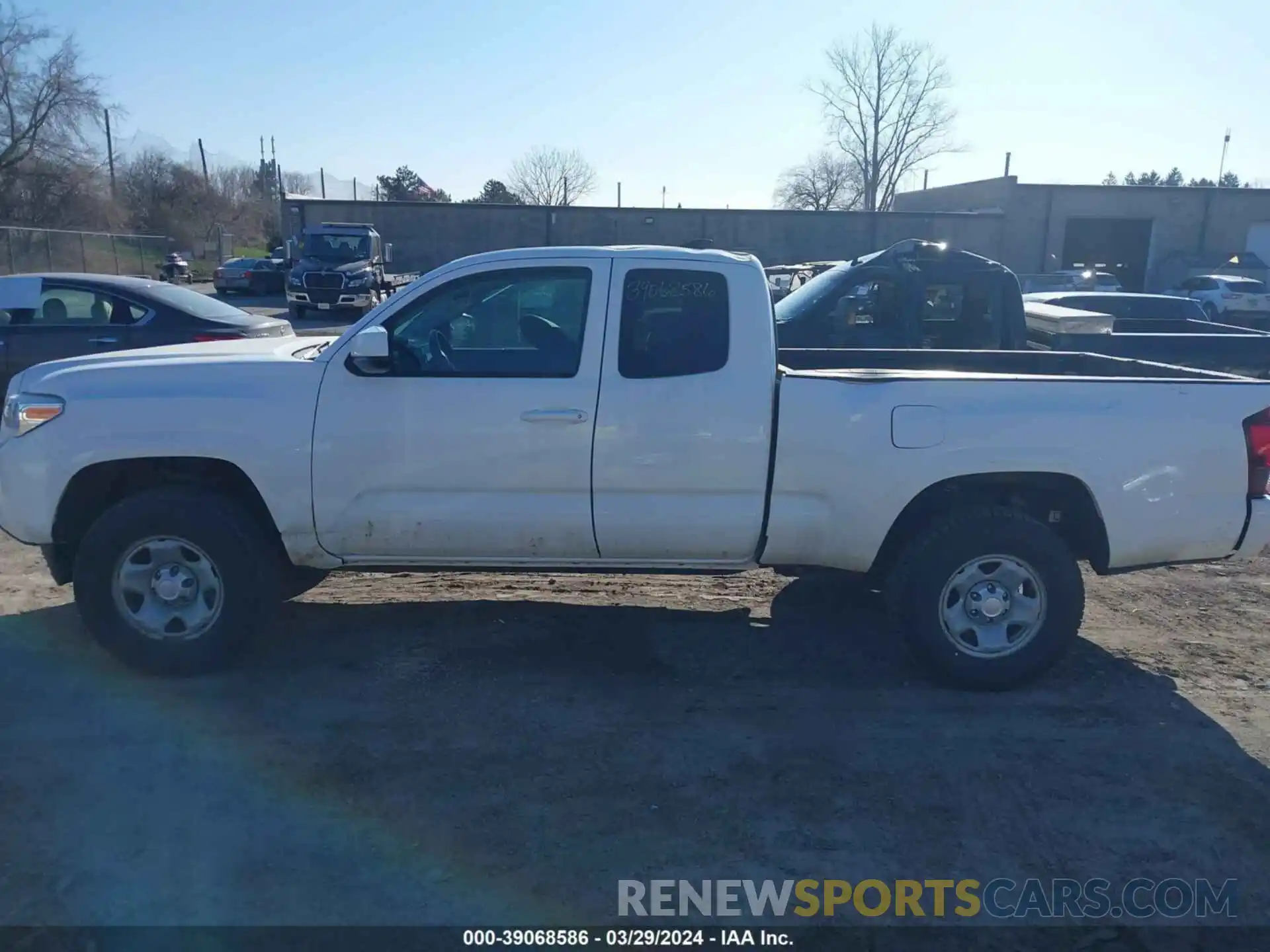 15 Photograph of a damaged car 5TFRX5GN1KX135645 TOYOTA TACOMA 2019