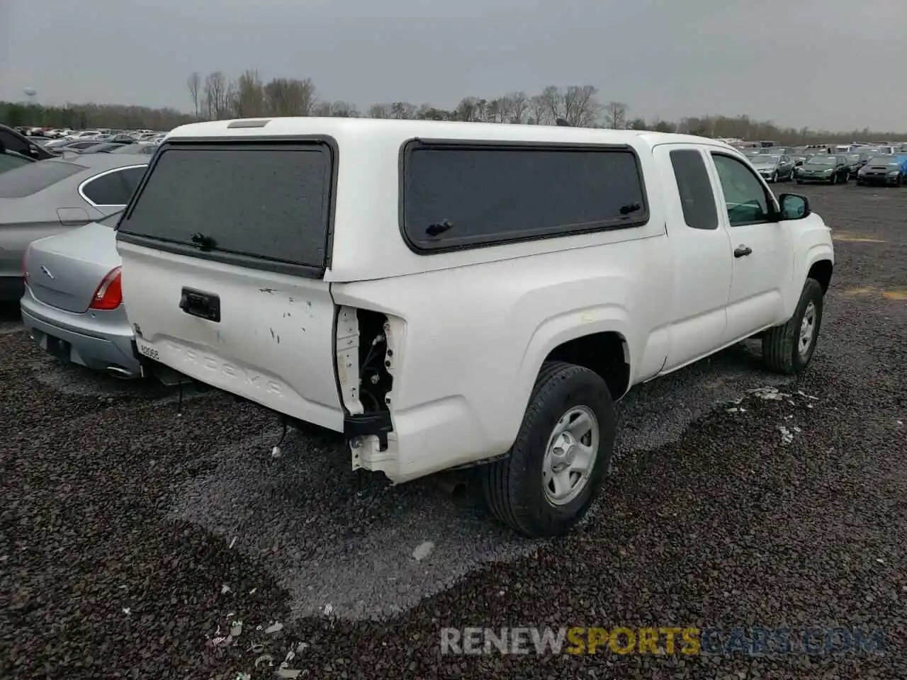 4 Photograph of a damaged car 5TFRX5GN1KX157483 TOYOTA TACOMA 2019