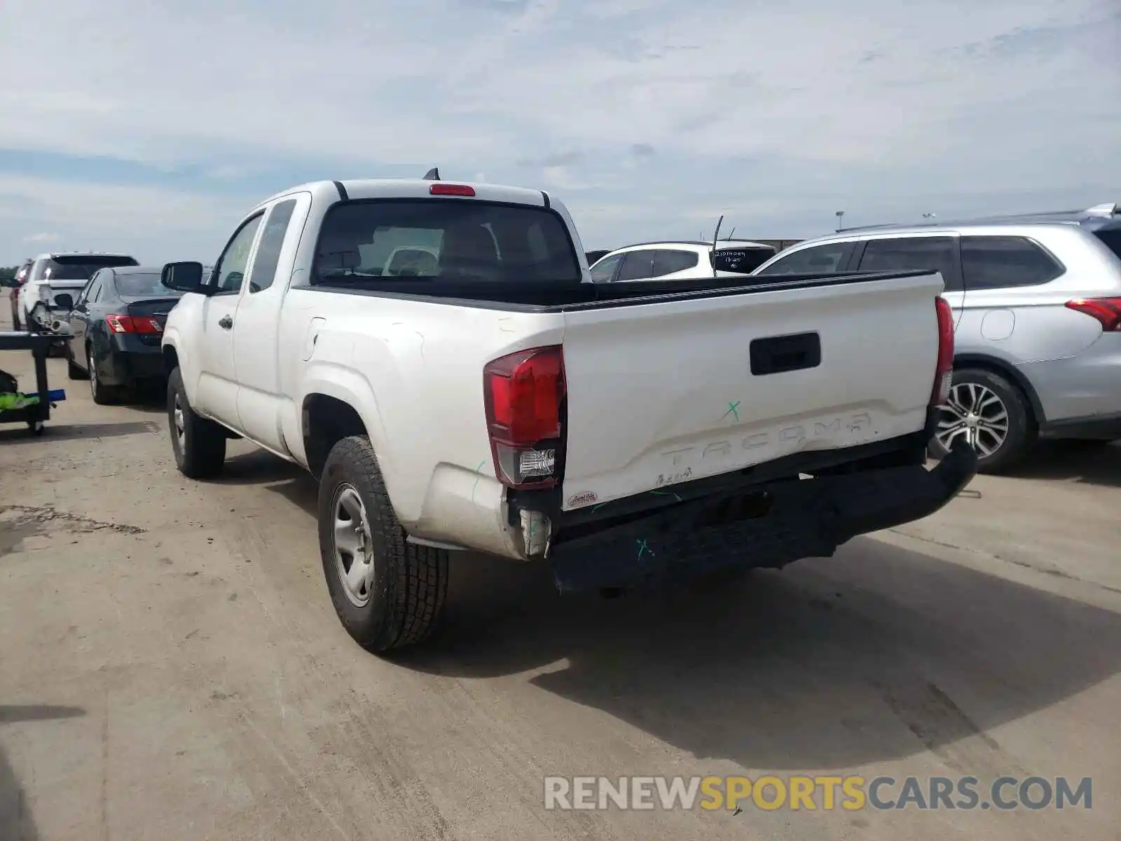 3 Photograph of a damaged car 5TFRX5GN2KX134021 TOYOTA TACOMA 2019