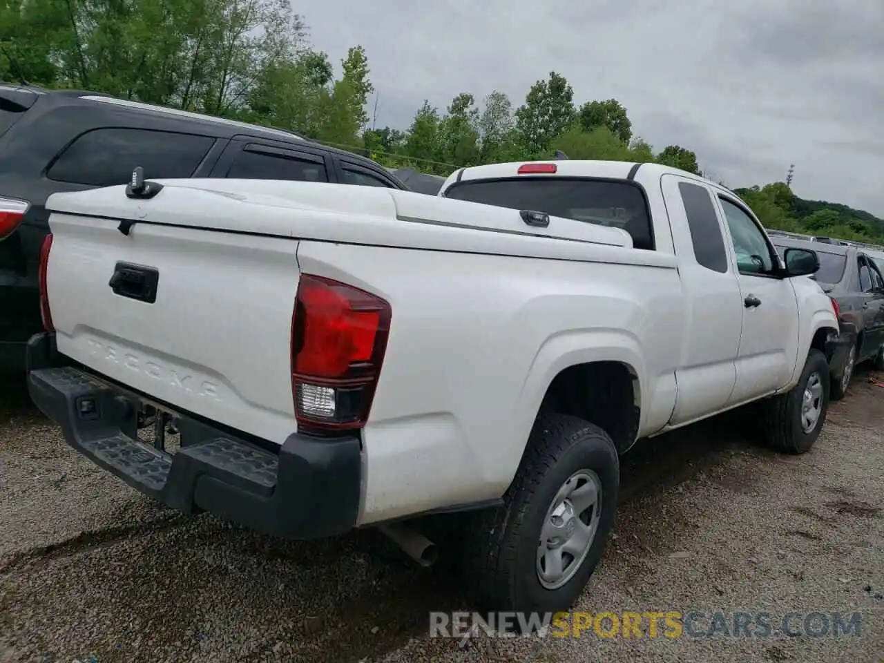 4 Photograph of a damaged car 5TFRX5GN3KX140748 TOYOTA TACOMA 2019