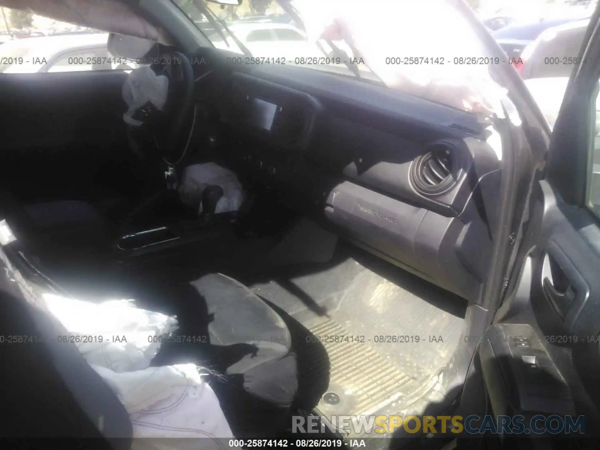 5 Photograph of a damaged car 5TFRX5GN3KX149532 TOYOTA TACOMA 2019