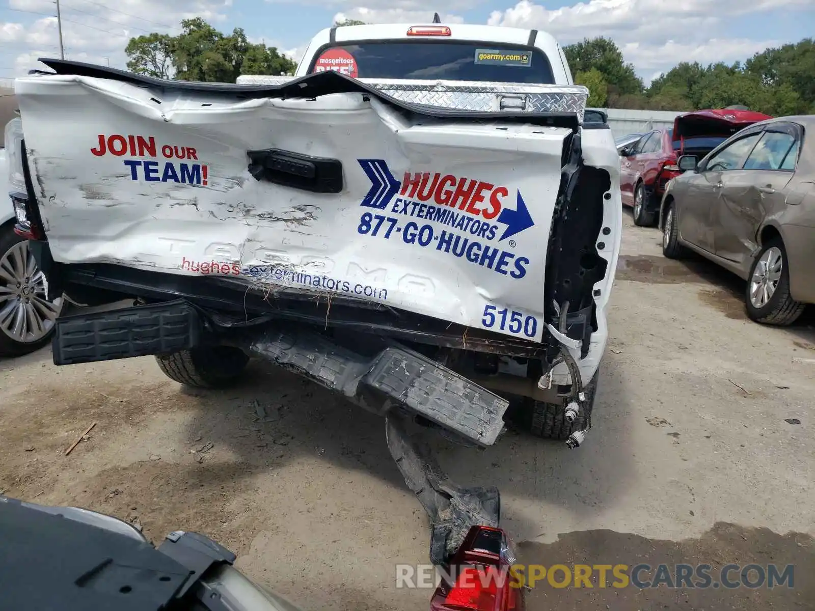 9 Photograph of a damaged car 5TFRX5GN3KX152821 TOYOTA TACOMA 2019