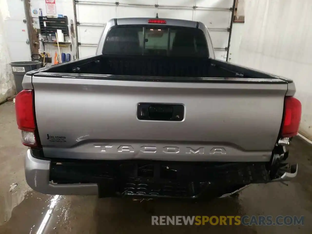 9 Photograph of a damaged car 5TFRX5GN4KX131766 TOYOTA TACOMA 2019