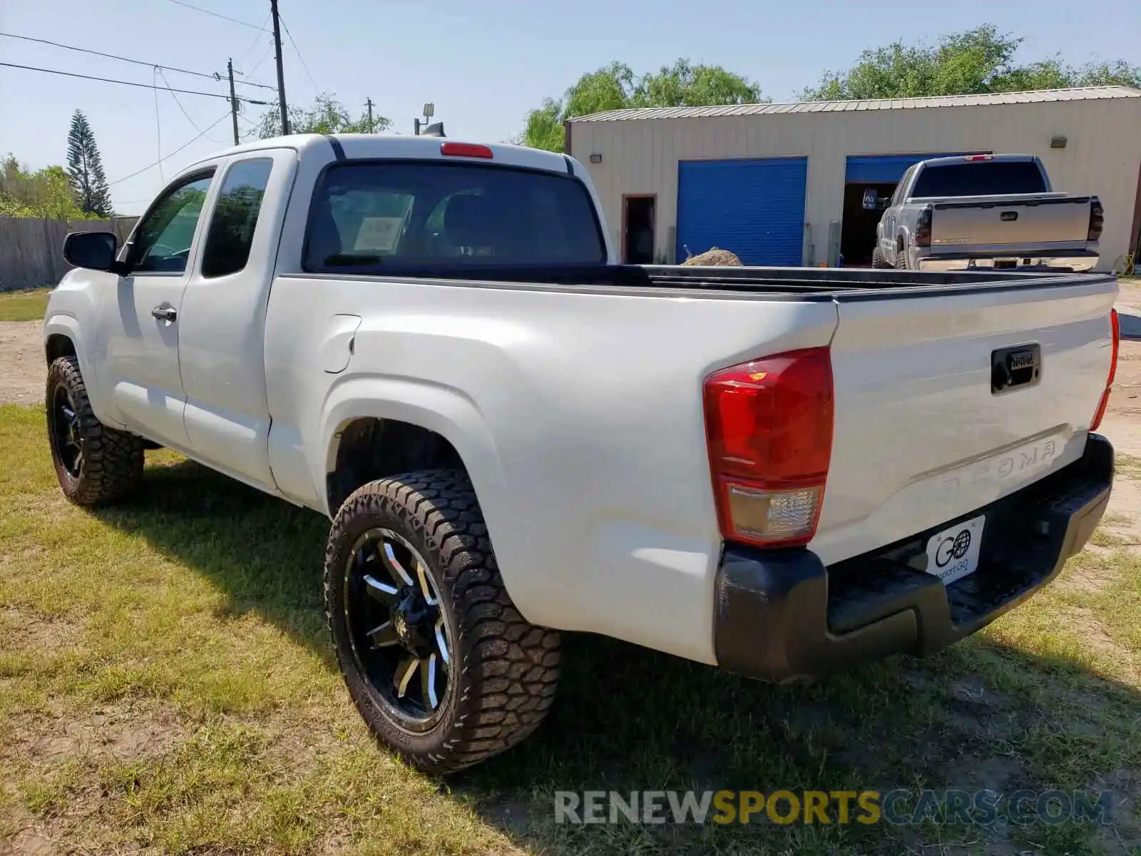 3 Photograph of a damaged car 5TFRX5GN4KX133761 TOYOTA TACOMA 2019