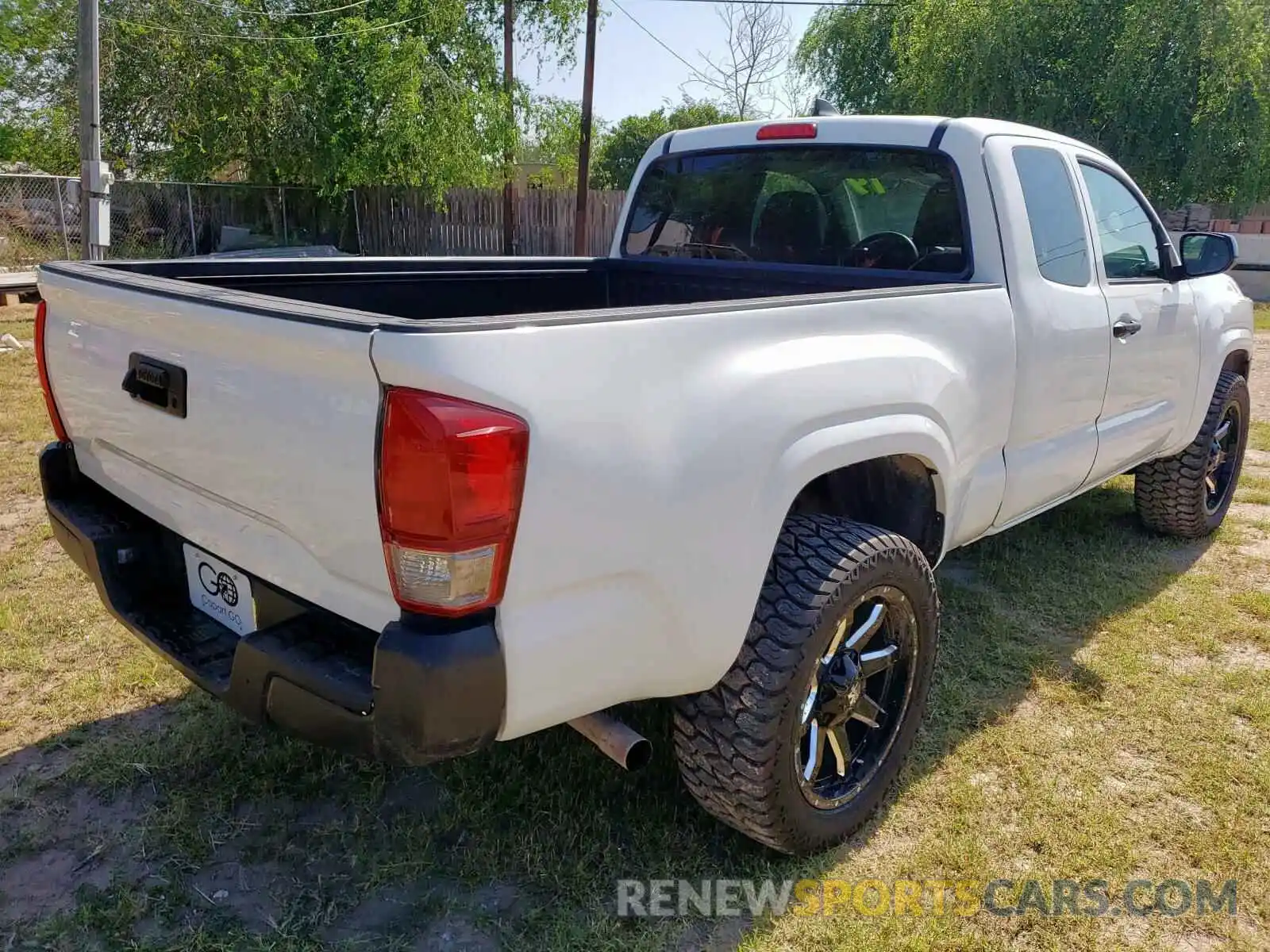 4 Photograph of a damaged car 5TFRX5GN4KX133761 TOYOTA TACOMA 2019