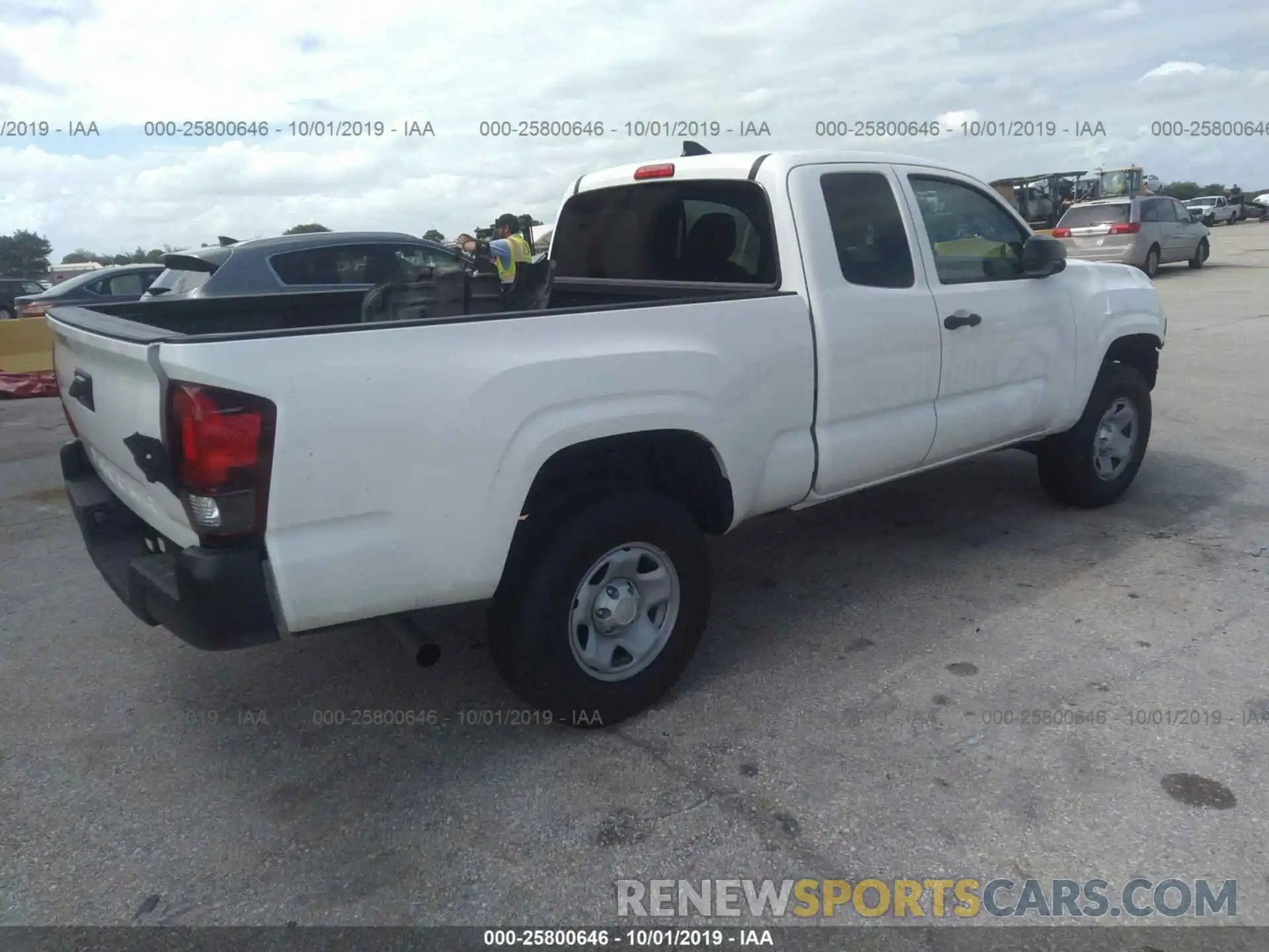 4 Photograph of a damaged car 5TFRX5GN4KX145232 TOYOTA TACOMA 2019