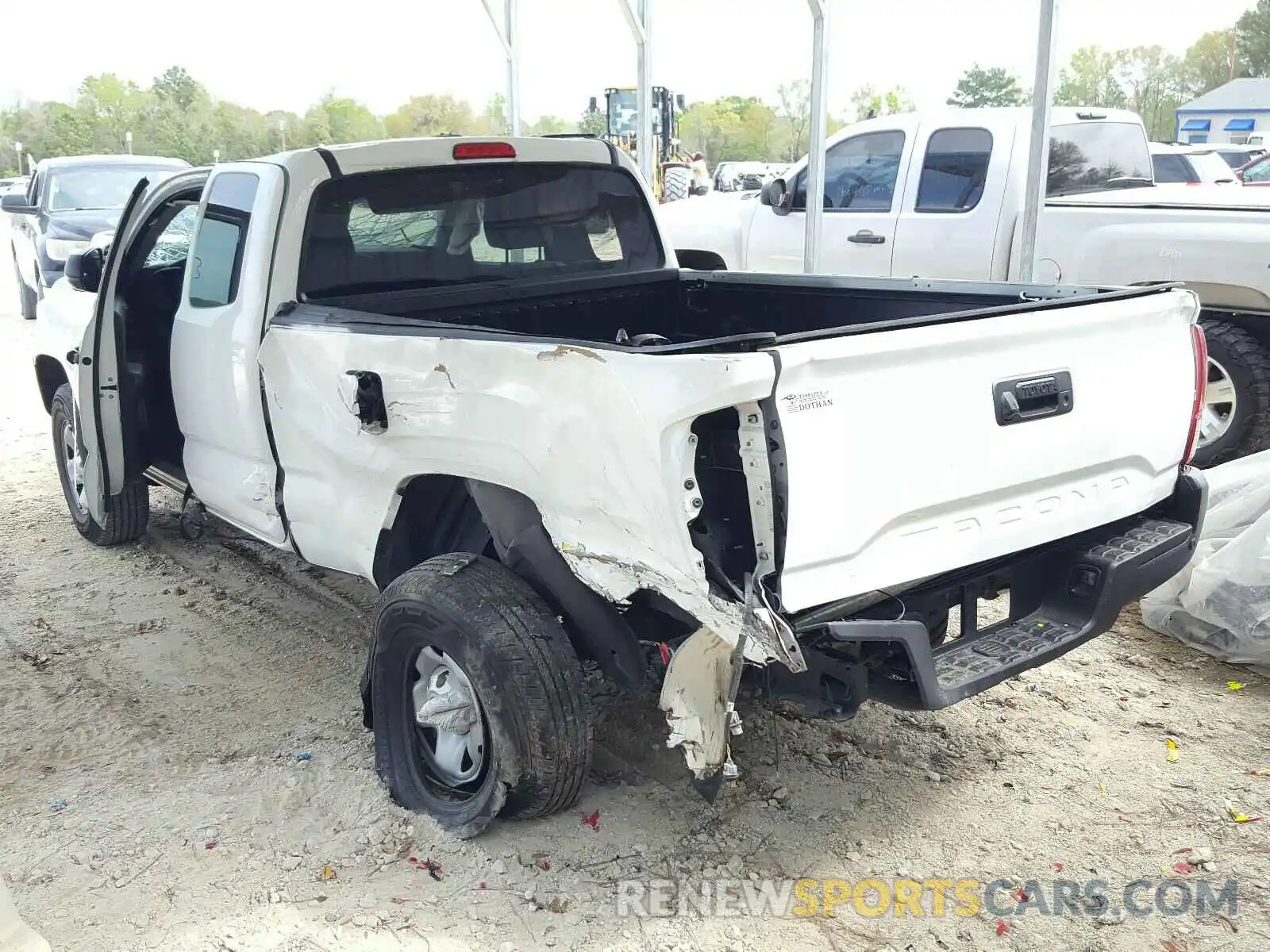 3 Photograph of a damaged car 5TFRX5GN4KX147501 TOYOTA TACOMA 2019