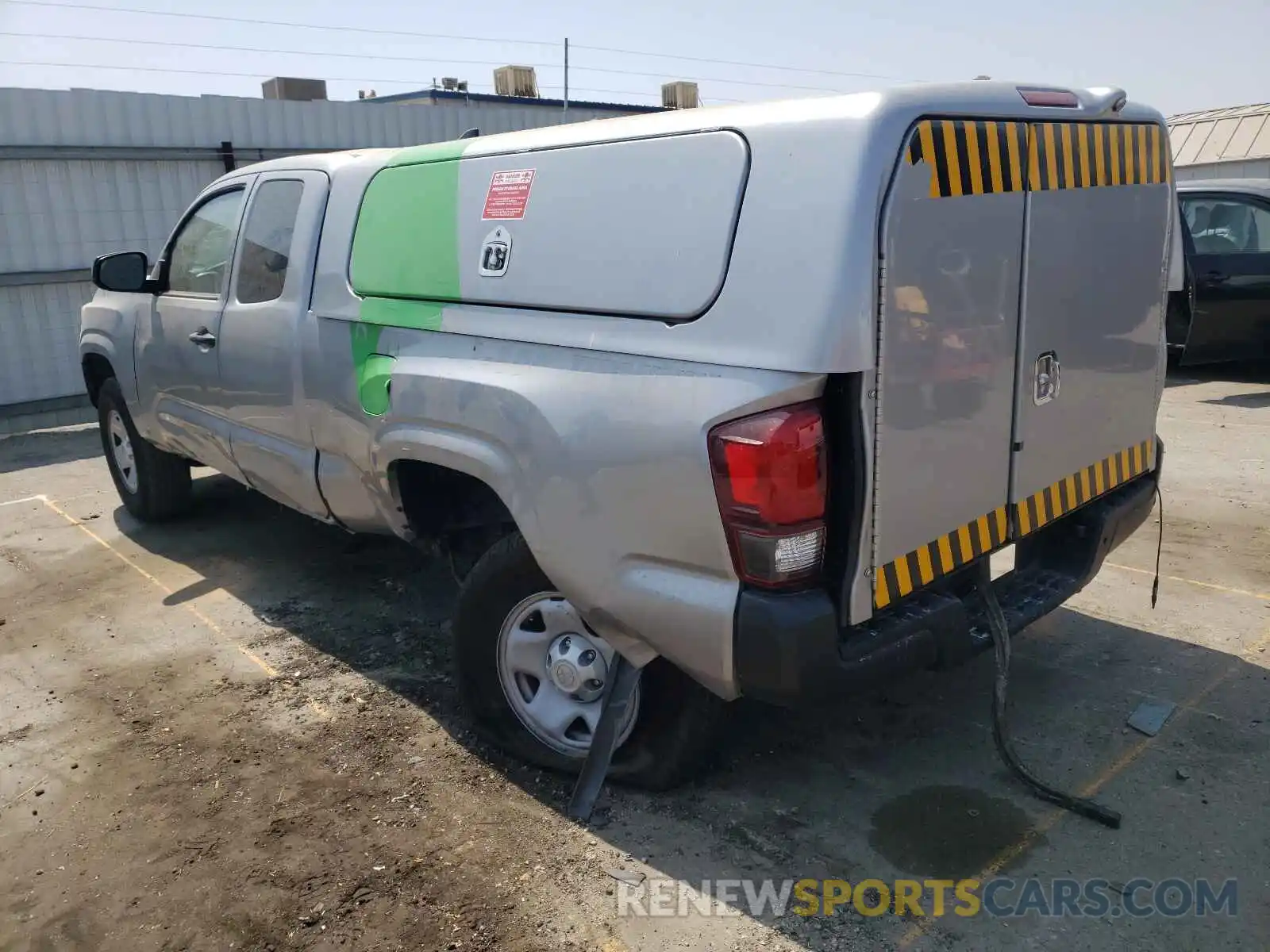 3 Photograph of a damaged car 5TFRX5GN4KX150656 TOYOTA TACOMA 2019