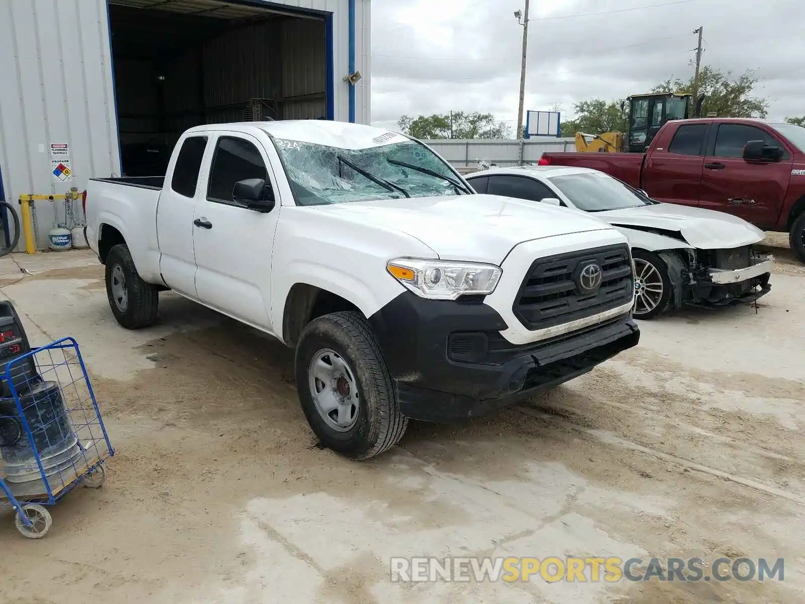 1 Photograph of a damaged car 5TFRX5GN4KX156490 TOYOTA TACOMA 2019