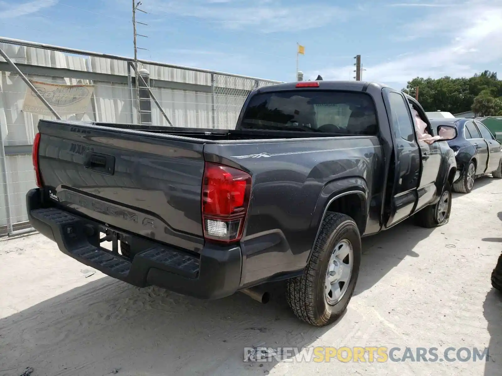 4 Photograph of a damaged car 5TFRX5GN4KX159017 TOYOTA TACOMA 2019