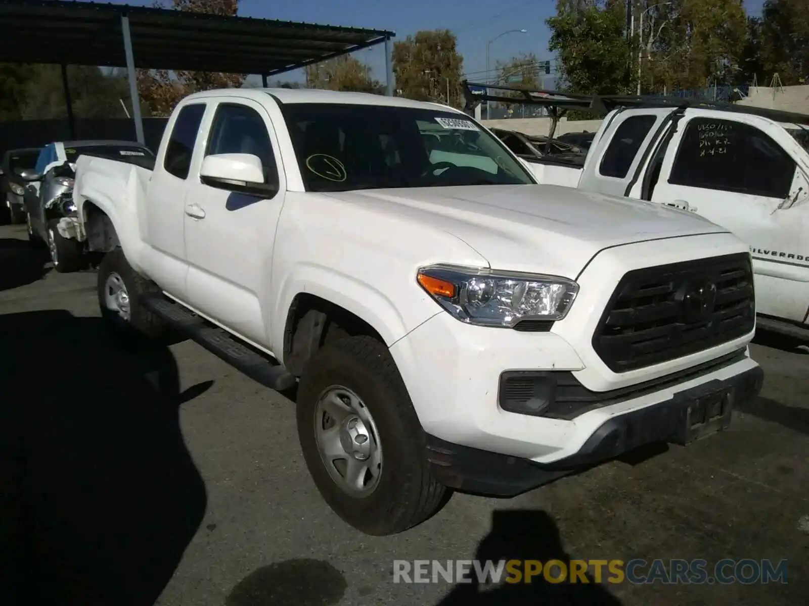 1 Photograph of a damaged car 5TFRX5GN4KX160703 TOYOTA TACOMA 2019