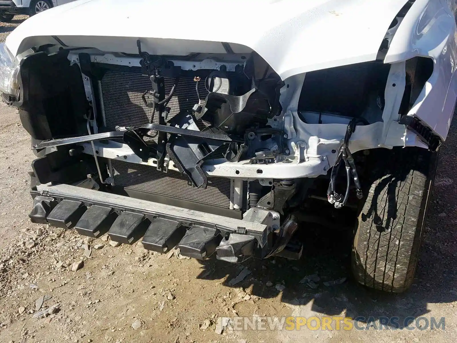 9 Photograph of a damaged car 5TFRX5GN4KX160832 TOYOTA TACOMA 2019