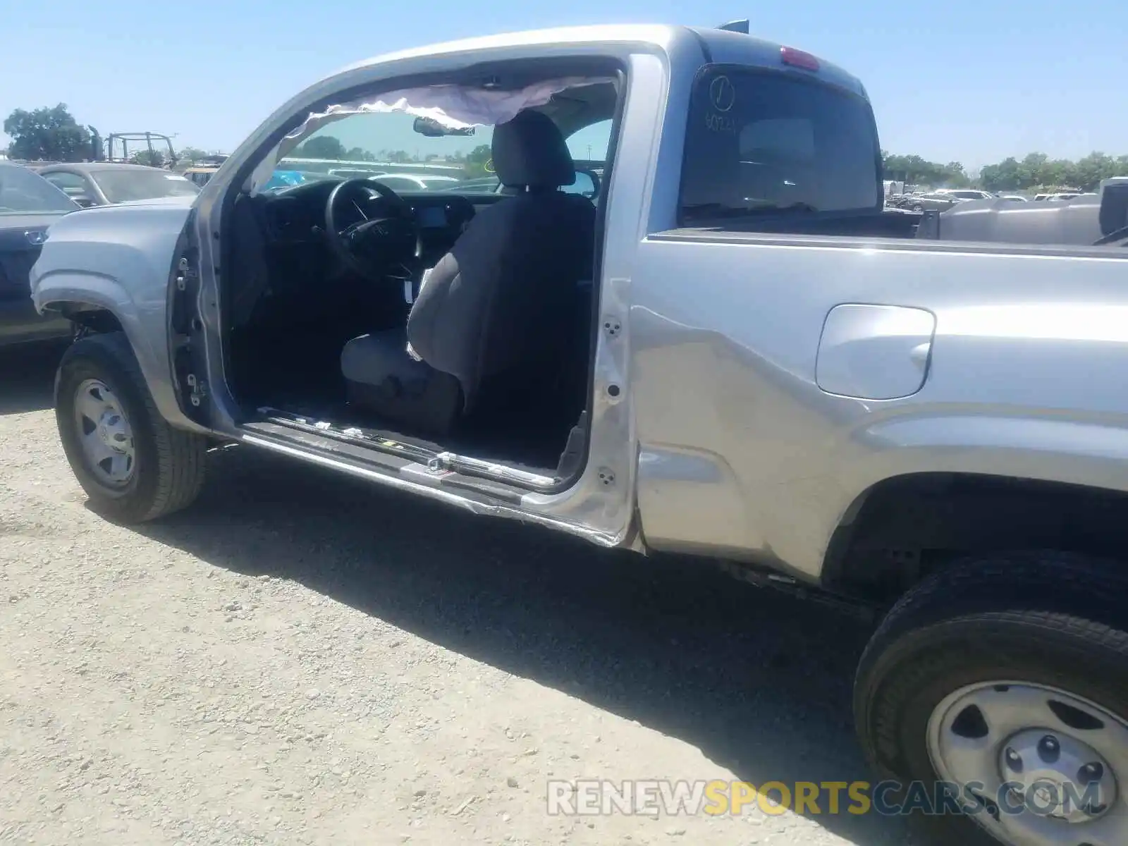 9 Photograph of a damaged car 5TFRX5GN4KX165013 TOYOTA TACOMA 2019