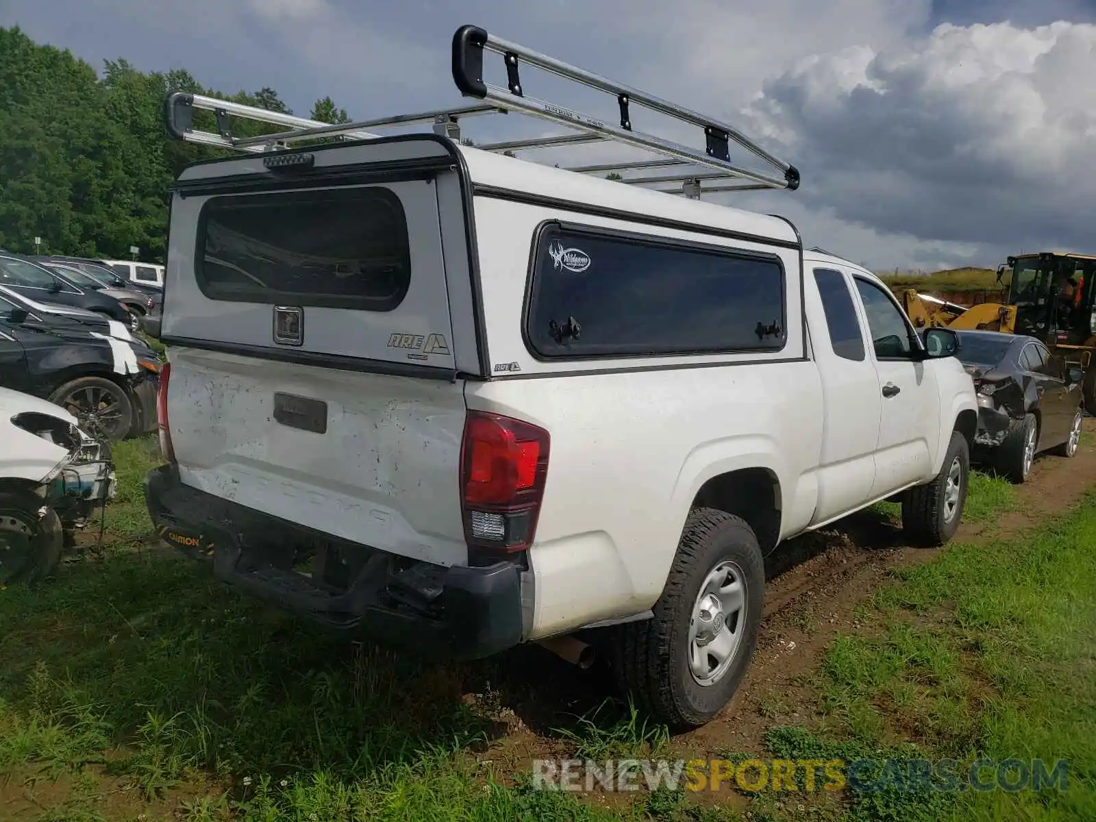 4 Photograph of a damaged car 5TFRX5GN5KX154926 TOYOTA TACOMA 2019