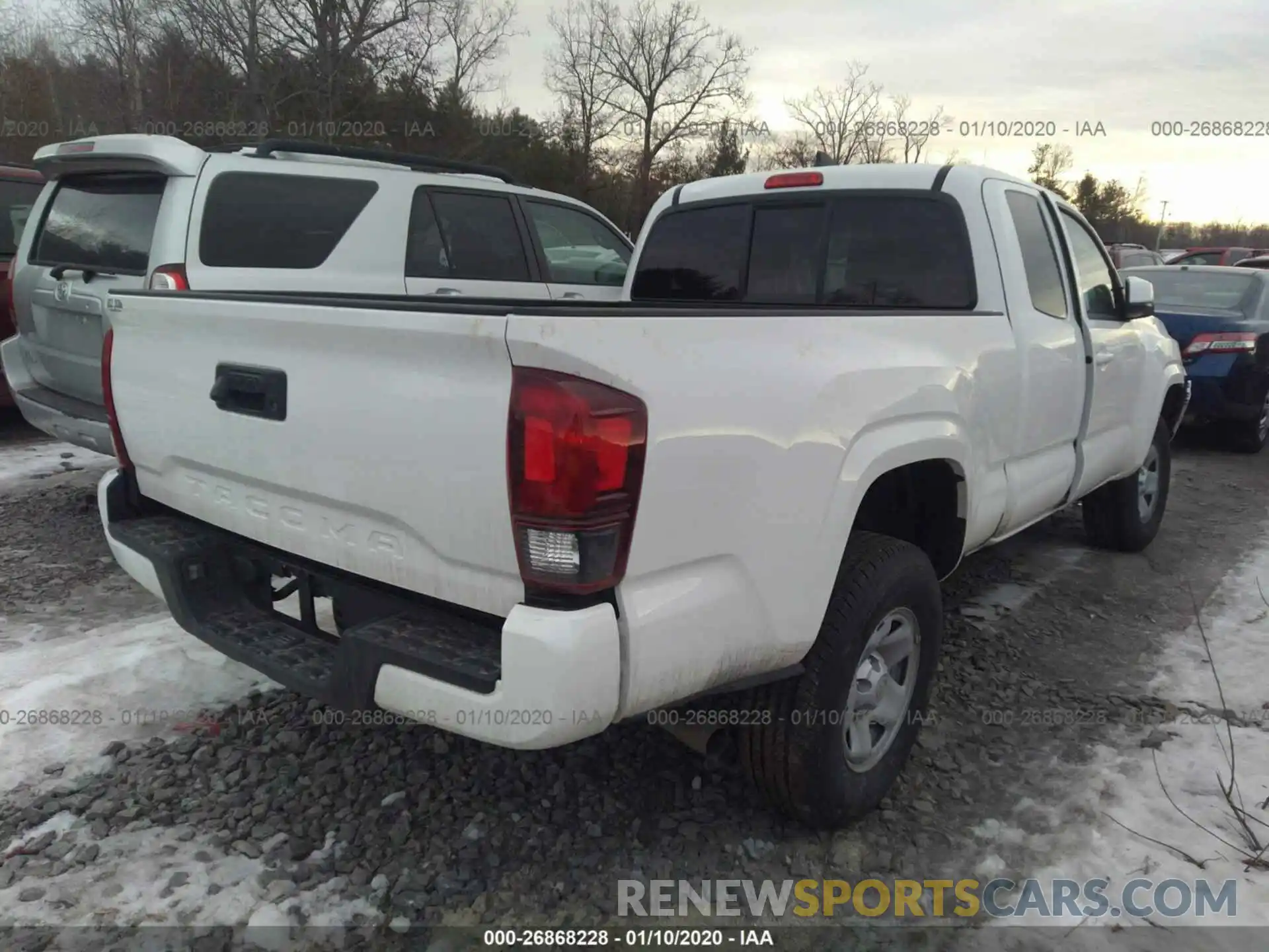 4 Photograph of a damaged car 5TFRX5GN6KX135348 TOYOTA TACOMA 2019