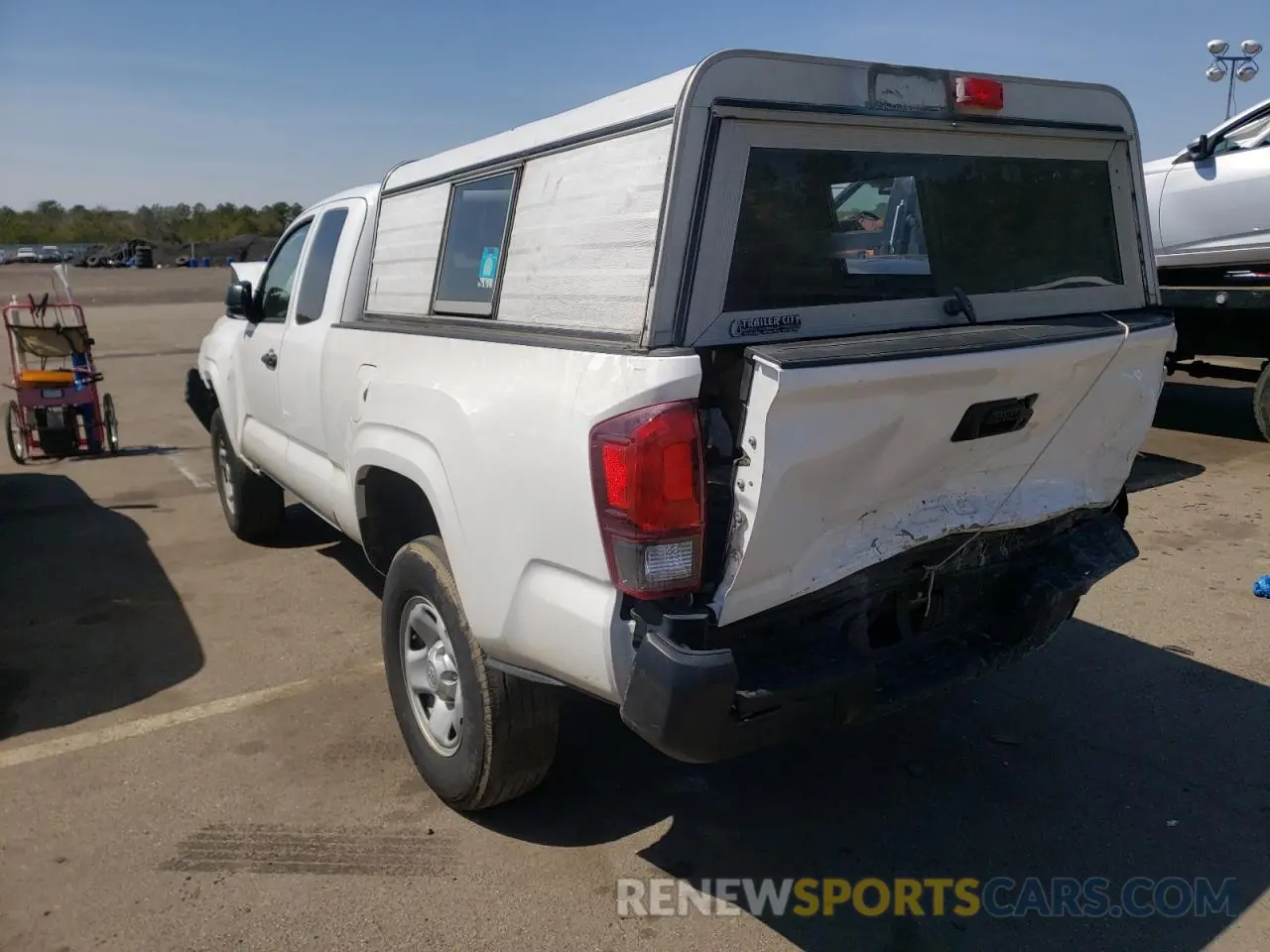 3 Photograph of a damaged car 5TFRX5GN6KX146284 TOYOTA TACOMA 2019