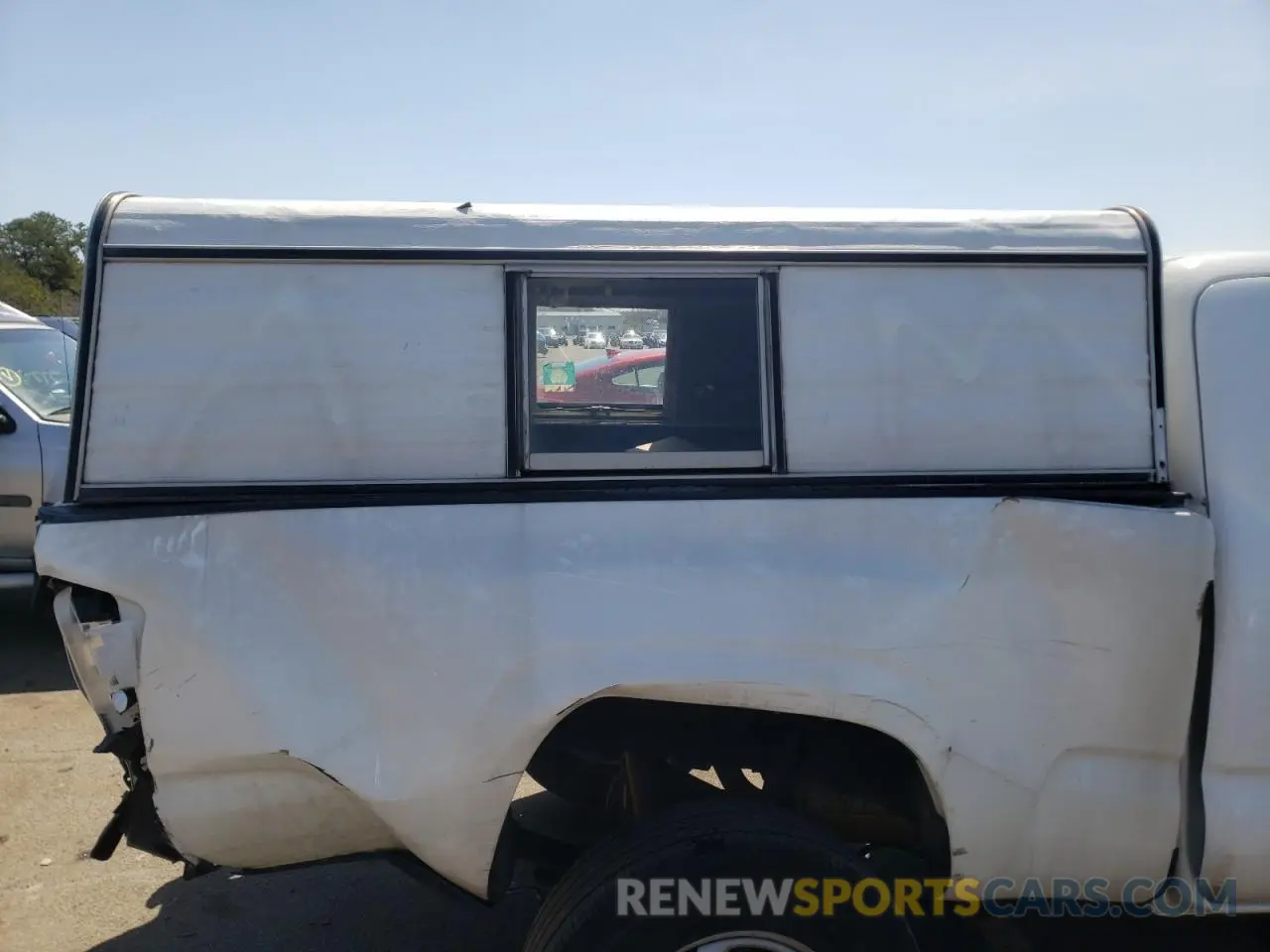 9 Photograph of a damaged car 5TFRX5GN6KX146284 TOYOTA TACOMA 2019