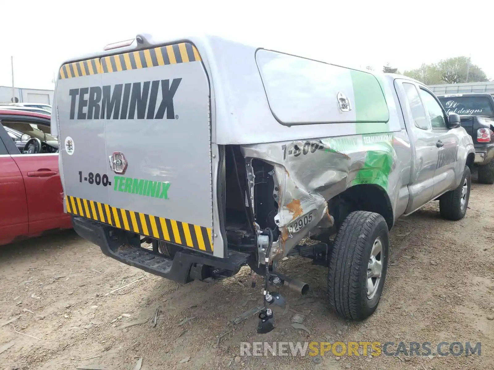 4 Photograph of a damaged car 5TFRX5GN6KX150545 TOYOTA TACOMA 2019