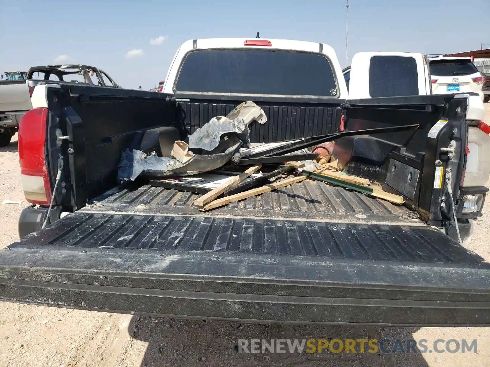 6 Photograph of a damaged car 5TFRX5GN6KX158192 TOYOTA TACOMA 2019