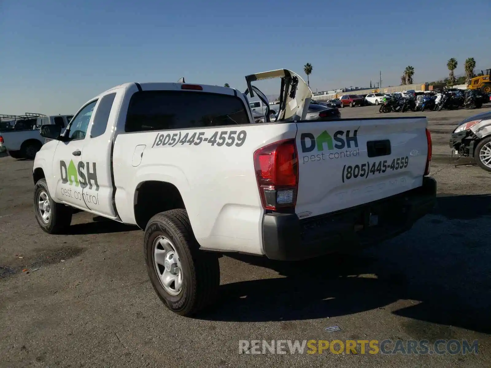 3 Photograph of a damaged car 5TFRX5GN6KX158466 TOYOTA TACOMA 2019