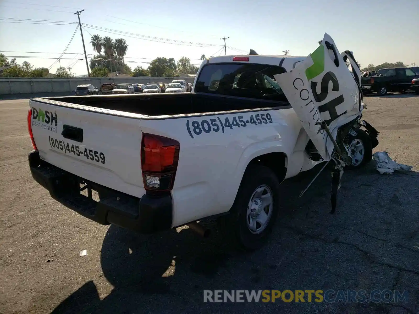 4 Photograph of a damaged car 5TFRX5GN6KX158466 TOYOTA TACOMA 2019